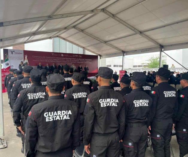 Se gradúan 182 nuevos policías