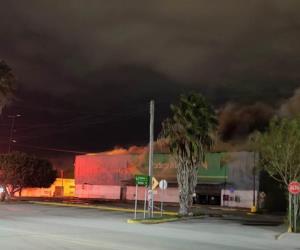 San Fernando | Explota panadería en interior de tienda