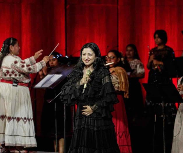 Mon Laferte llega a Bellas Artes y cumple sueño como mexicana Mon Laferte llega a Bellas Artes y cumple sueño como mexicana