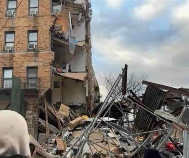 Se derrumba esquina de edificio en el Bronx Se derrumba esquina de edificio en el Bronx