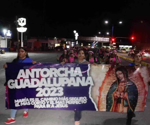 Festejan a la virgen