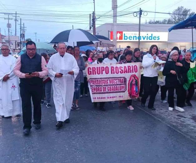 Realizan peregrinación; festejan la guadalupana