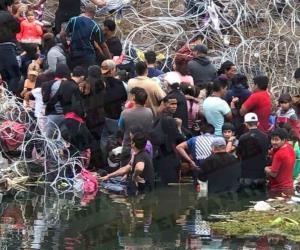 Se registra nuevo cruce masivo de migrantes por el río Bravo