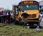 Mueren dos en choque contra transporte escolar