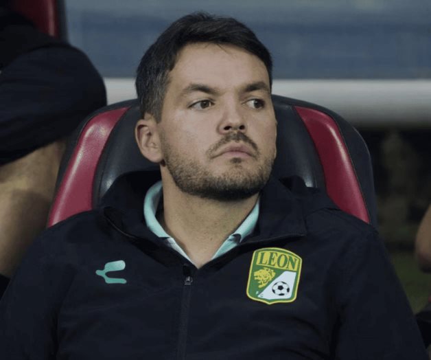 Nicolás Larcamón dejó de ser el director técnico del León Nicolás Larcamón dejó de ser el director técnico del León