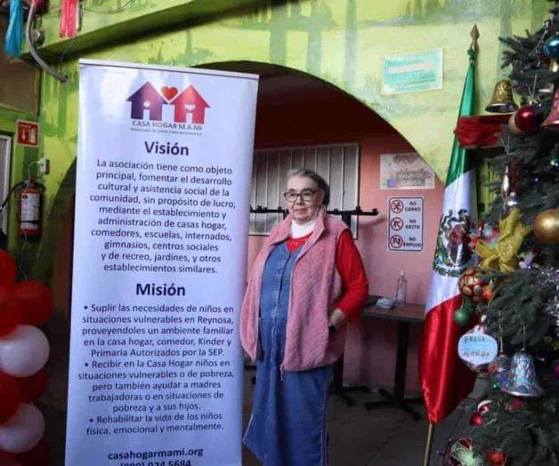 Cumple 38 años ayudando a niños