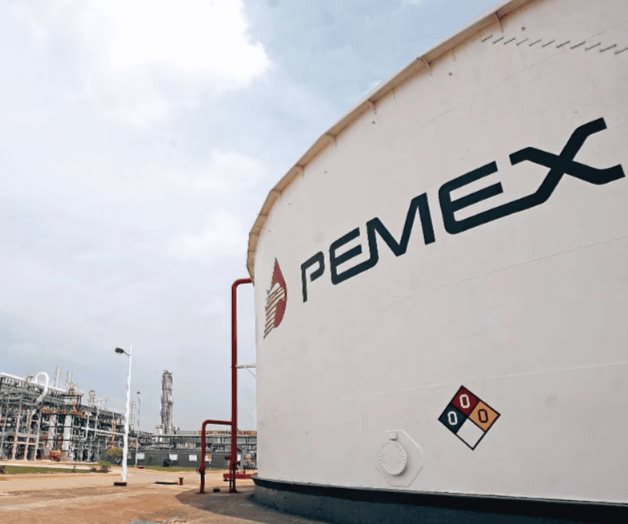 Denuncian a refinería de Pemex por emisiones contaminantes en NL