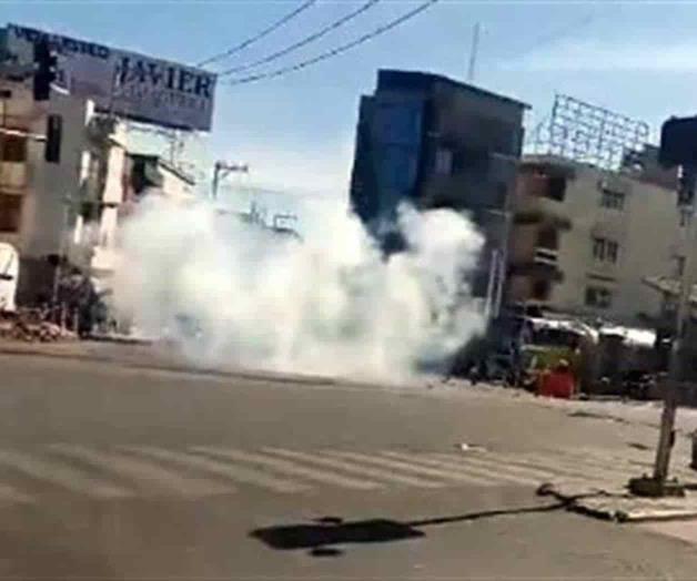 Se enfrentan policías y vendedores de pirotecnia en Oaxaca