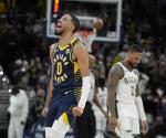 Pacers anotan 47 puntos en 3er cuarto y doblegan 142-130 a Bucks