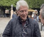 Captan a Bill Clinton en la plaza principal de San Miguel de Allende