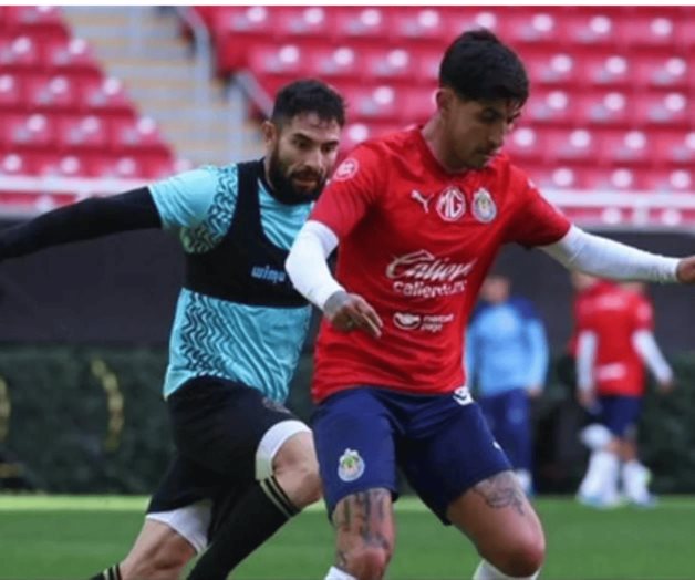 Chivas golea en su primer partido de pretemporada