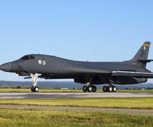 Bombardero B-1 se estrella en base de la Fuerza Aérea