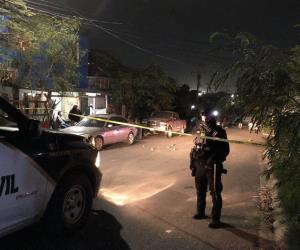 Ejecutan a hombre y lesionan a otro en Monterrey