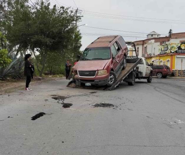 Vuelca camioneta en colonia Fuentes