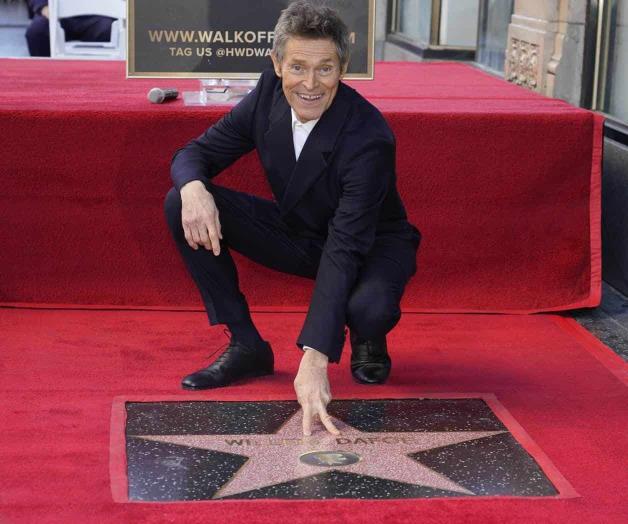 Willem Dafoe recibe su estrella en el Paseo de la Fama de Hollywood