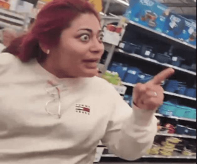 Tras ser acusada de fardera, surge Lady Aurrera y sorprende con final inesperado Tras ser acusada de fardera, surge Lady Aurrera y sorprende con final inesperado