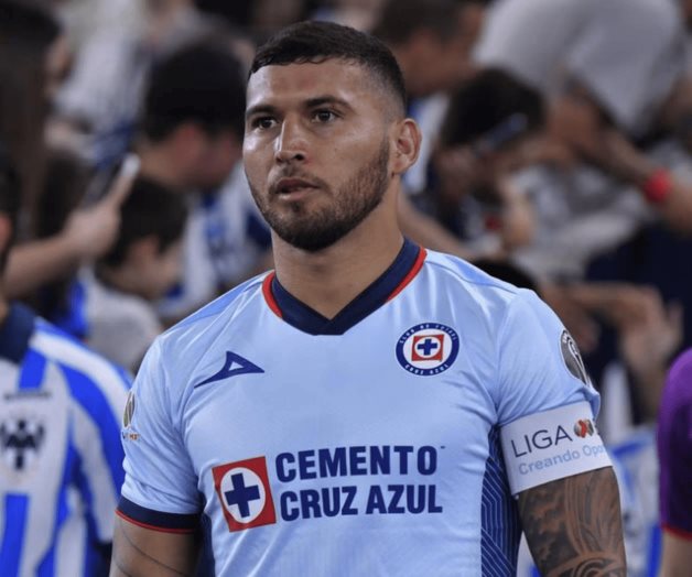 Juan Escobar es separado del primer equipo de Cruz Azul Juan Escobar es separado del primer equipo de Cruz Azul