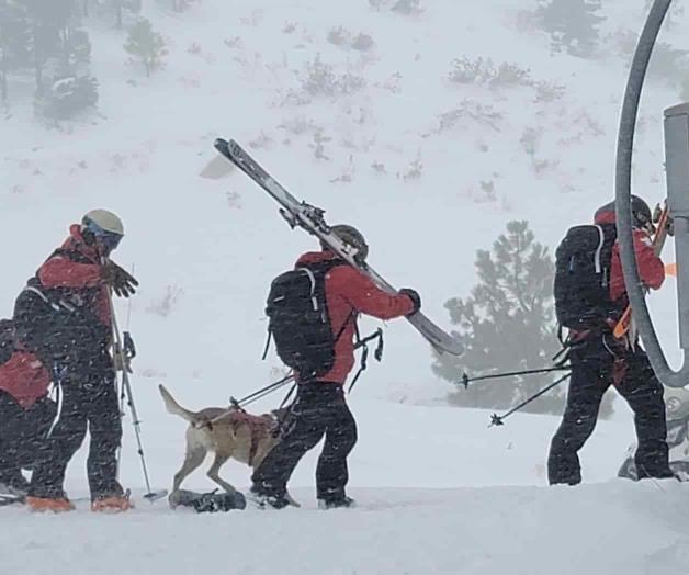 Rescatan a dos hombres tras avalancha en Idaho