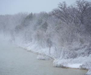 Nieve cubre de blanco calles de algunas ciudades del norte de Texas