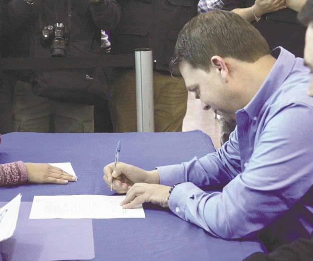 Se inscribe ‘Cachorro’ Cantú por la alcaldía de Reynosa