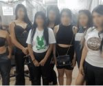 "Ellas sí estuvieron retenidas por un grupo criminal"; Madre de una de las 8 colombianas halladas en Tabasco