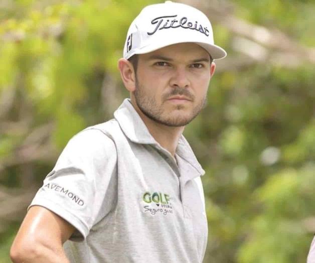 Ondea bandera tricolor en el field del PGA Tour