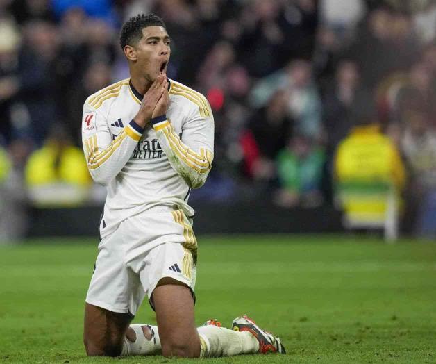 Real Madrid logra triunfo polémico ante el Almería