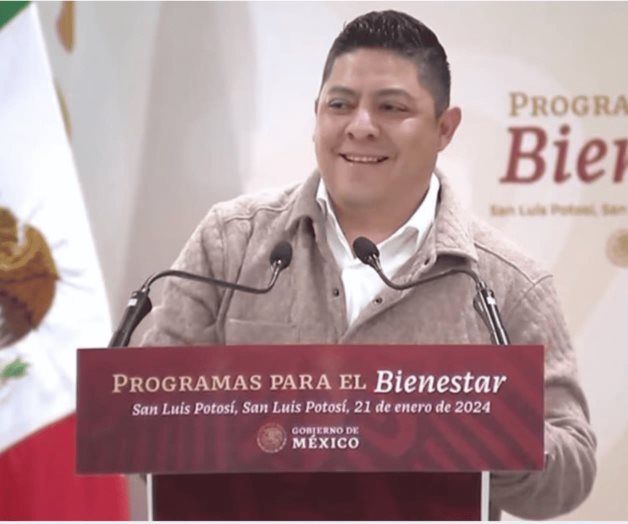 Gobernador de SLP se pronuncia a favor de Sheinbaum en evento público