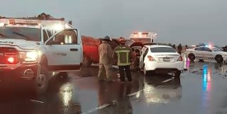 Policía | Aparatoso choque en el Viaducto Reynosa deja persona atrapada