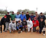 Amigos de Chano Cavazos barren serie final de playoffs