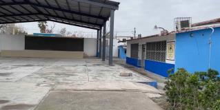 Alumnos en la escuela Rosalinda Guerrero de la colonia Américo Villarreal, no han podido asistir a clases ante la falta de baños en el plantel.