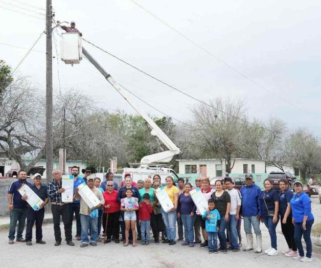 Entrega munícipe lámparas a ejidos Entrega munícipe lámparas a ejidos