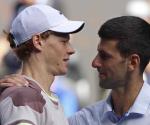 Jannik Sinner da la sorpresa y elimina a Novak Djokovic en Abierto de Australia