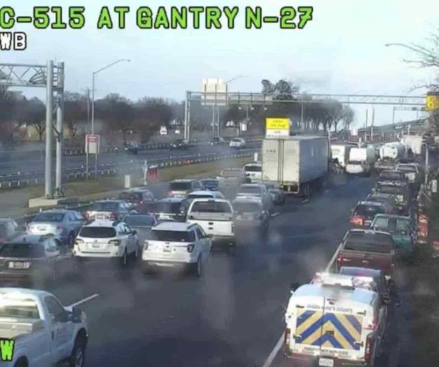 Choque múltiple entre más de 40 vehículos