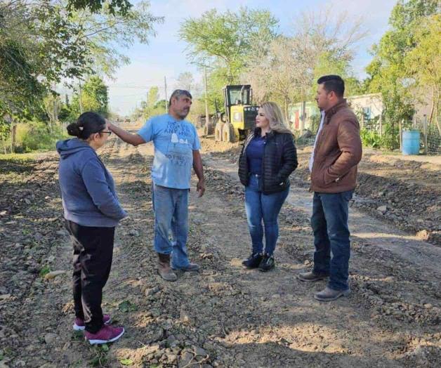 Mantienen intensa labor en área de obra pública