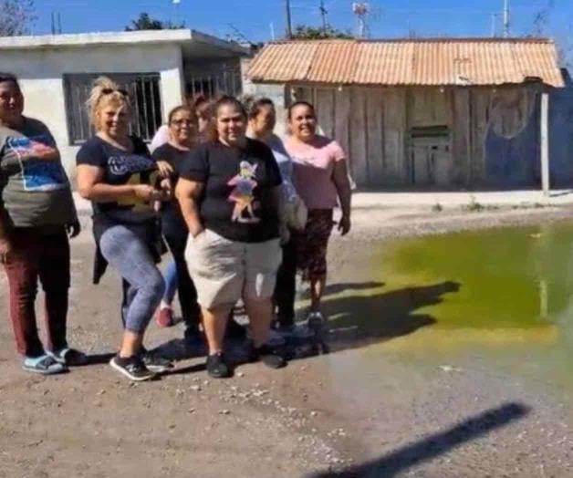 Aguas negras ‘inundan’ colonia Aquiles Serdán; protestan vecinos