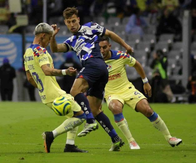 Intenso empate entre América y Rayados