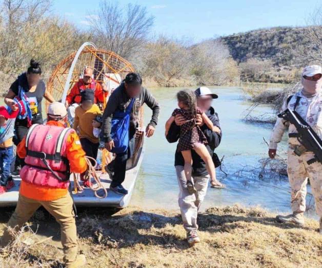 INM rescata a 74 migrantes en el río Bravo; tres personas fallecieron