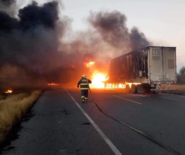 Mueren choferes calcinados Mueren choferes calcinados