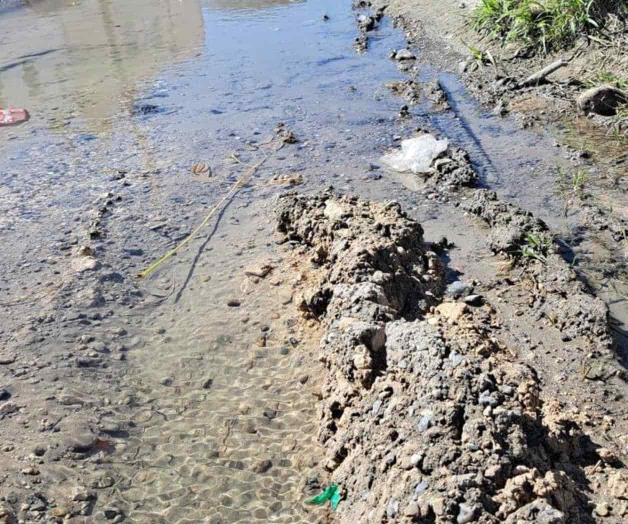 Resurge fuga de agua limpia