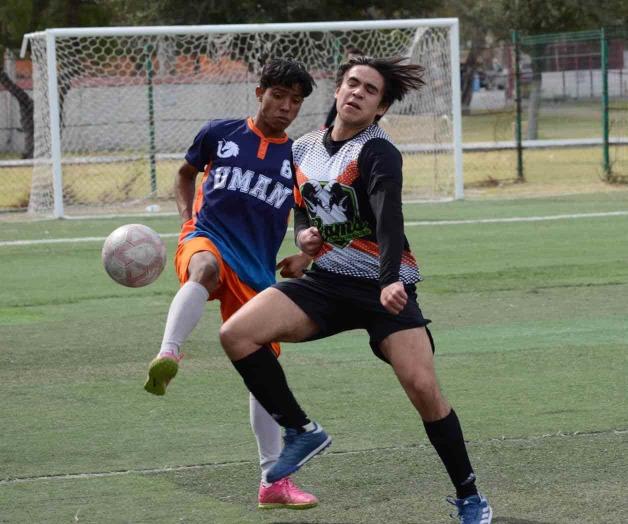 Patean el balón y las adicciones