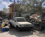 Cansa a vecinos tiradero; arrojan basura frente a su vivienda