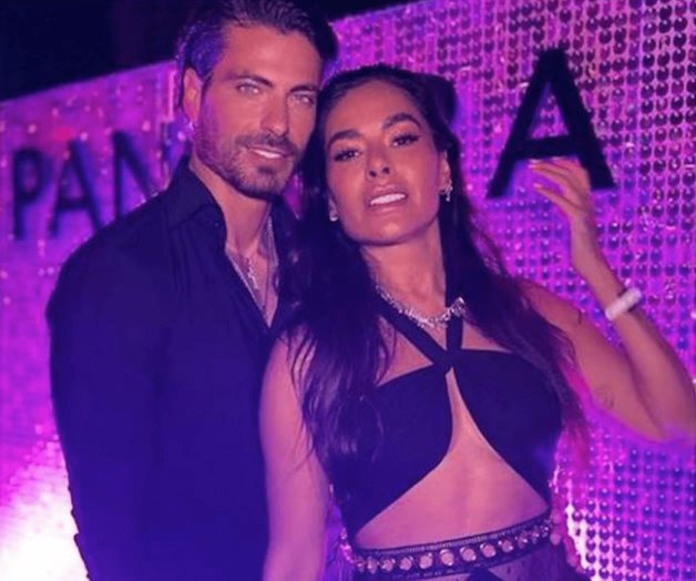 Galilea Montijo posa con su novio modelo