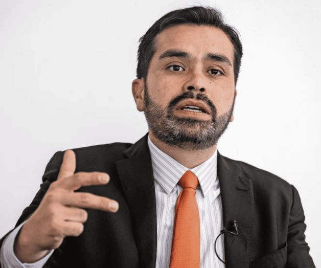 Álvarez Máynez denuncia en el INE a Fuerza y Corazón por México