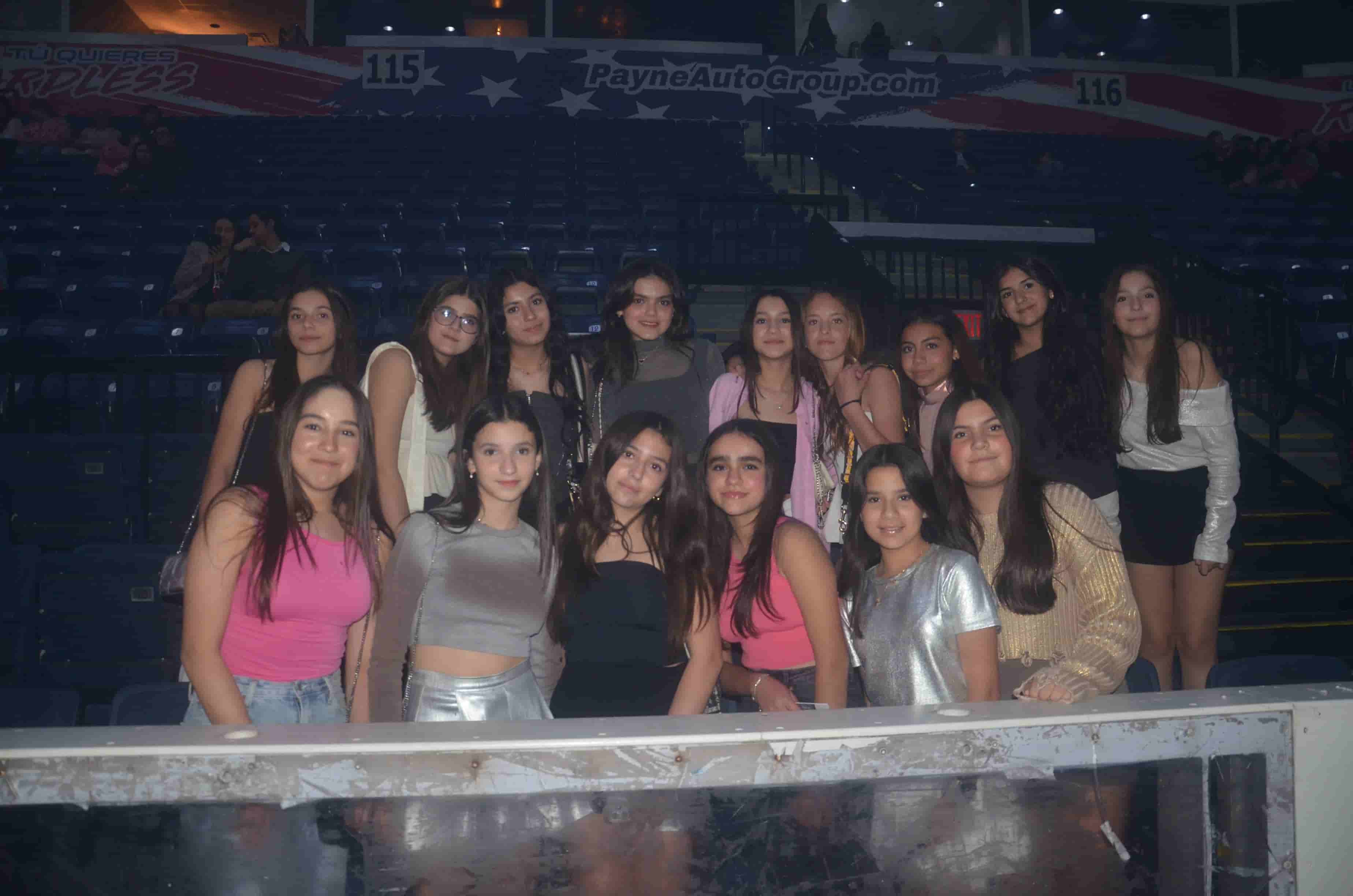 Entre amigas disfrutaron del show de Morat.