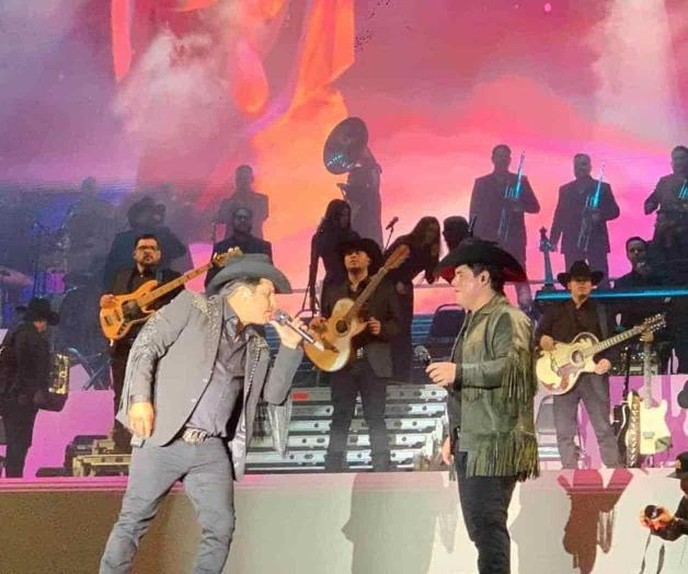 ¡Son pura dinamita! Julión Álvarez y Alfredo Olivas