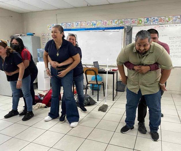 Se capacitan maestros en primeros auxilios Se capacitan maestros en primeros auxilios