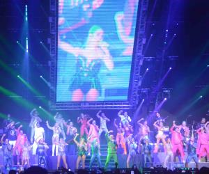 Espectacular show de los 90s Pop Tour