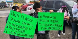 Padres toman escuela de Matamoros por caso de abuso a alumna