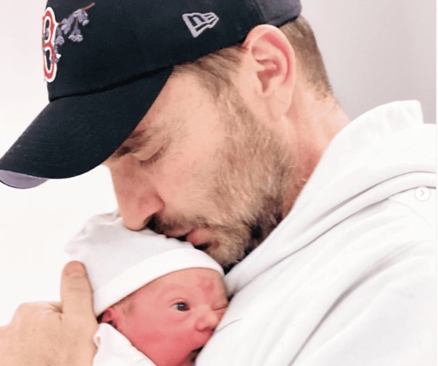 Julián Gil ¡ya es abuelo!